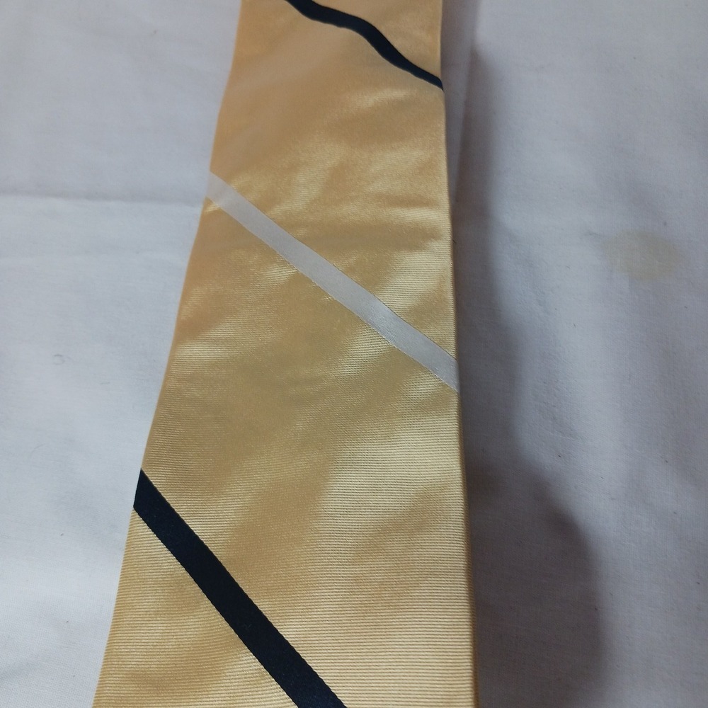 Tommy Hilfiger Men's 100% Silk Woven Tie Yellow/Black/White Striped‎ Logo